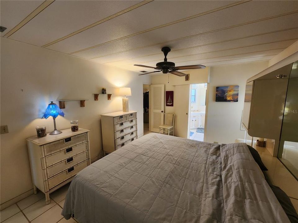 For Sale: $175,000 (2 beds, 2 baths, 1296 Square Feet)