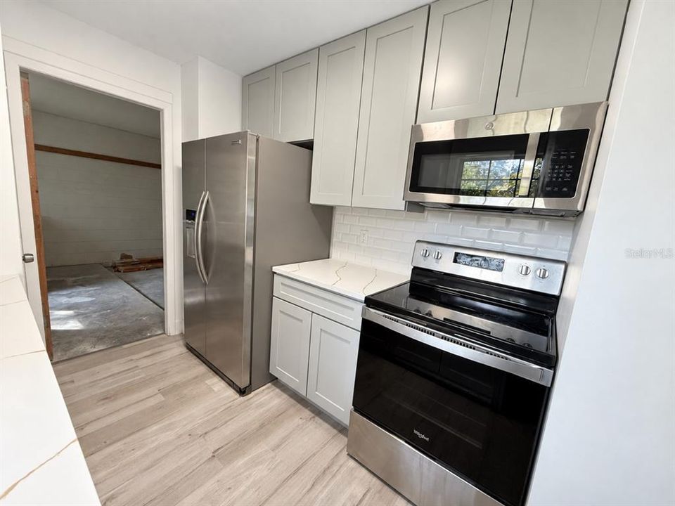 For Sale: $215,000 (3 beds, 2 baths, 1092 Square Feet)