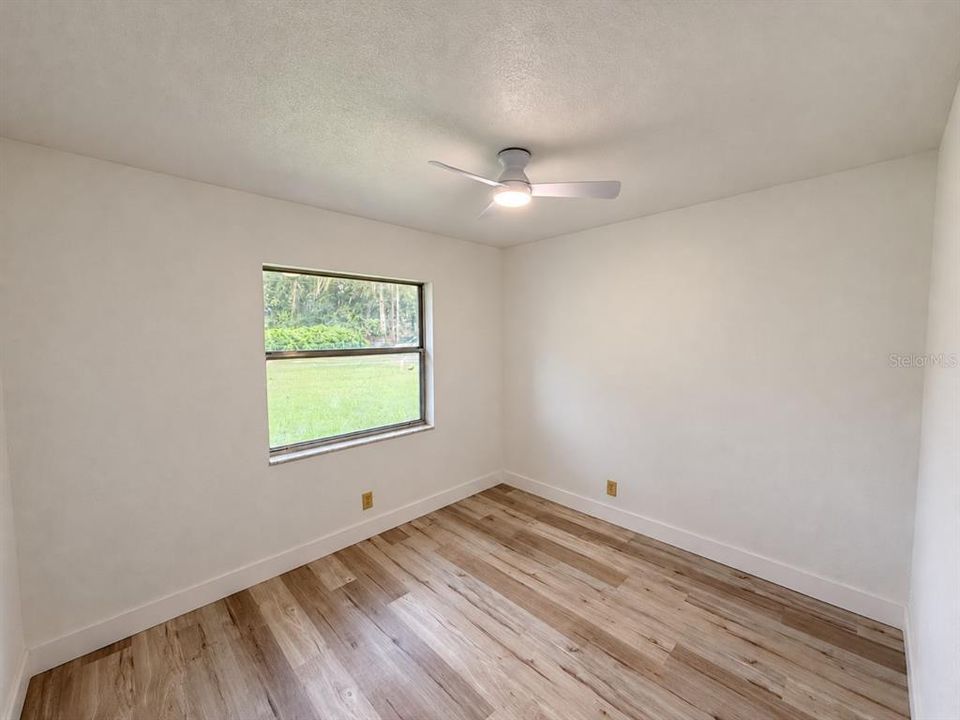 For Sale: $215,000 (3 beds, 2 baths, 1092 Square Feet)