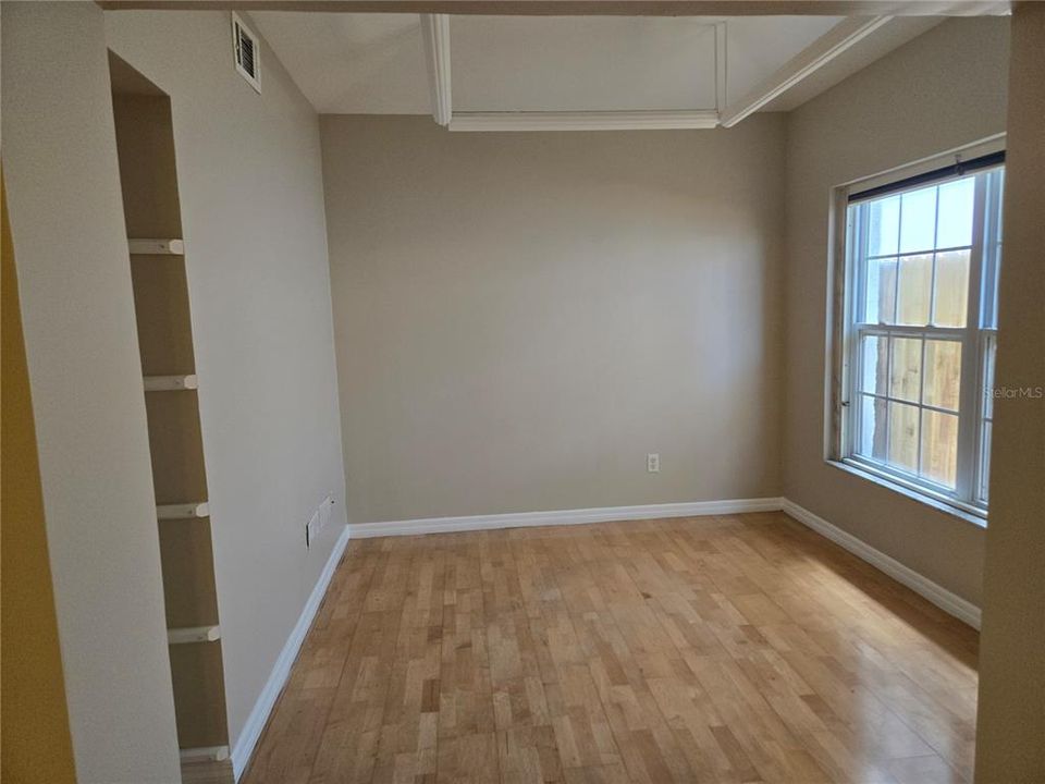 En Renta: $2,240 (3 camas, 2 baños, 1600 Pies cuadrados)