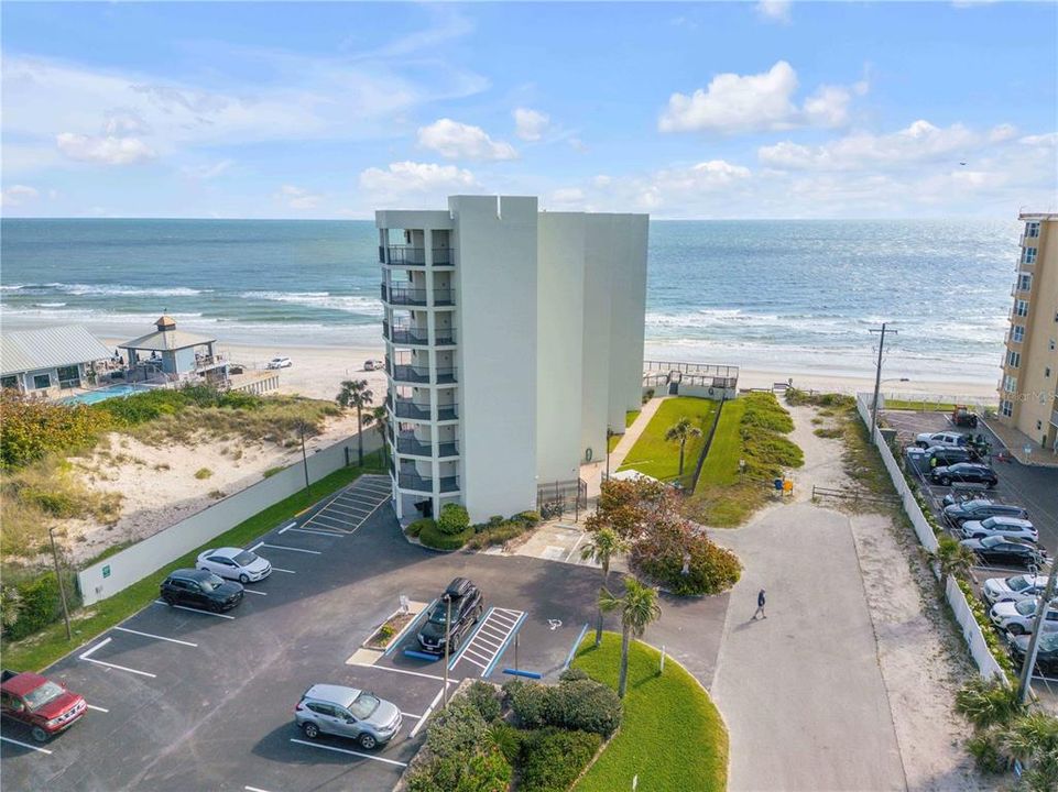 For Sale: $325,000 (1 beds, 1 baths, 768 Square Feet)