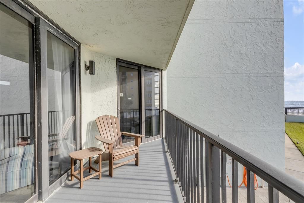 For Sale: $325,000 (1 beds, 1 baths, 768 Square Feet)