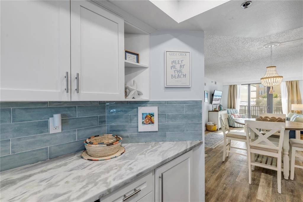 For Sale: $325,000 (1 beds, 1 baths, 768 Square Feet)