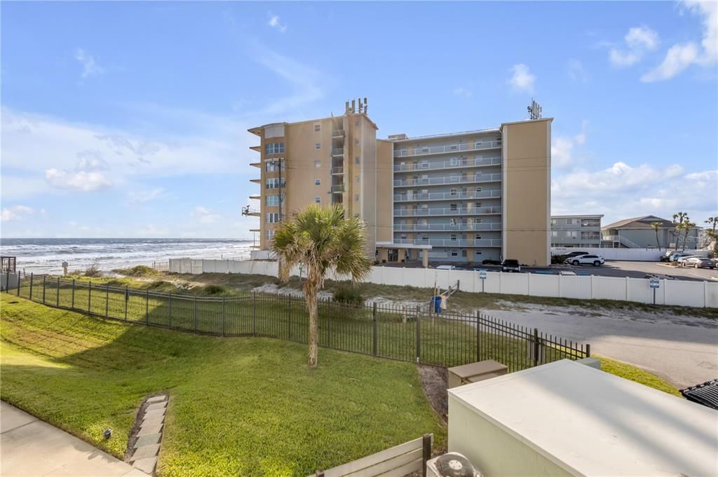 For Sale: $325,000 (1 beds, 1 baths, 768 Square Feet)
