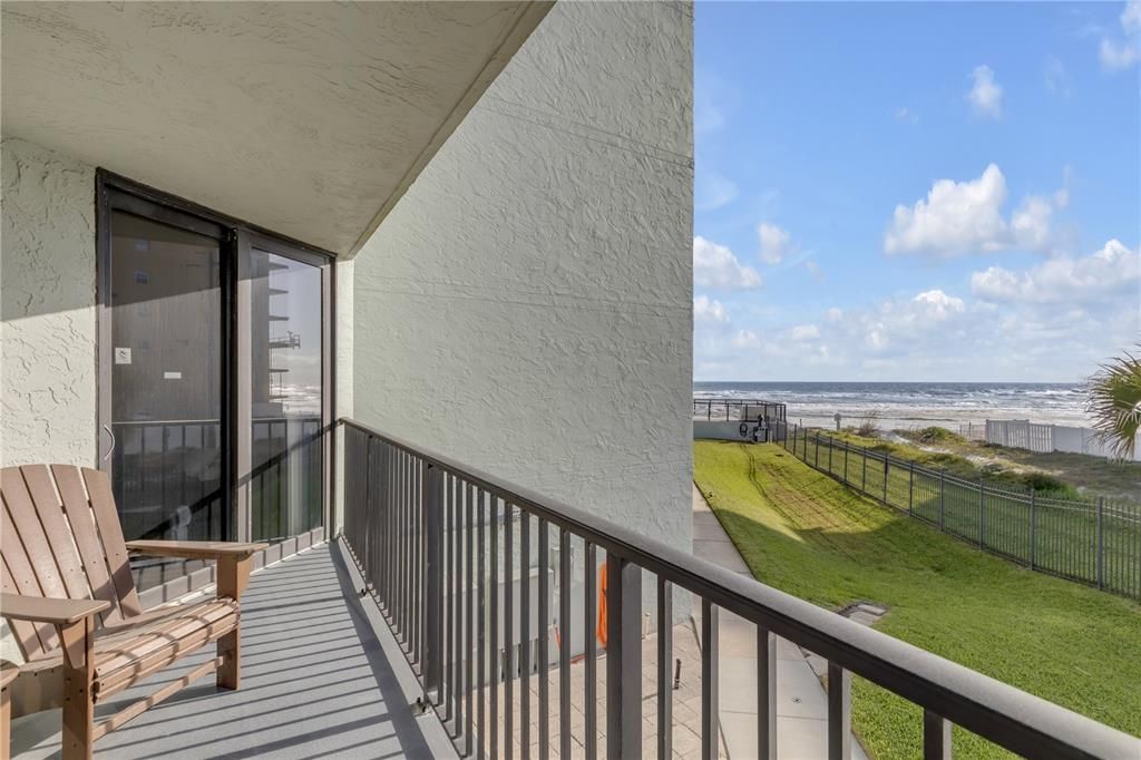 For Sale: $325,000 (1 beds, 1 baths, 768 Square Feet)