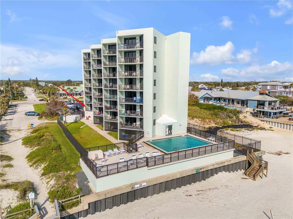 For Sale: $325,000 (1 beds, 1 baths, 768 Square Feet)