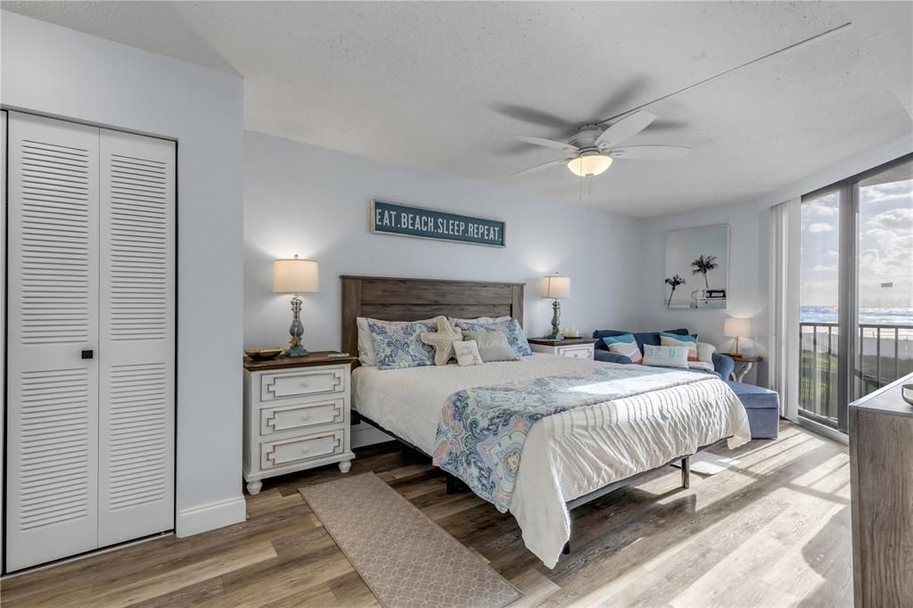 For Sale: $325,000 (1 beds, 1 baths, 768 Square Feet)