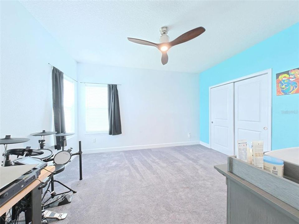 En Venta: $750,000 (4 camas, 3 baños, 3907 Pies cuadrados)