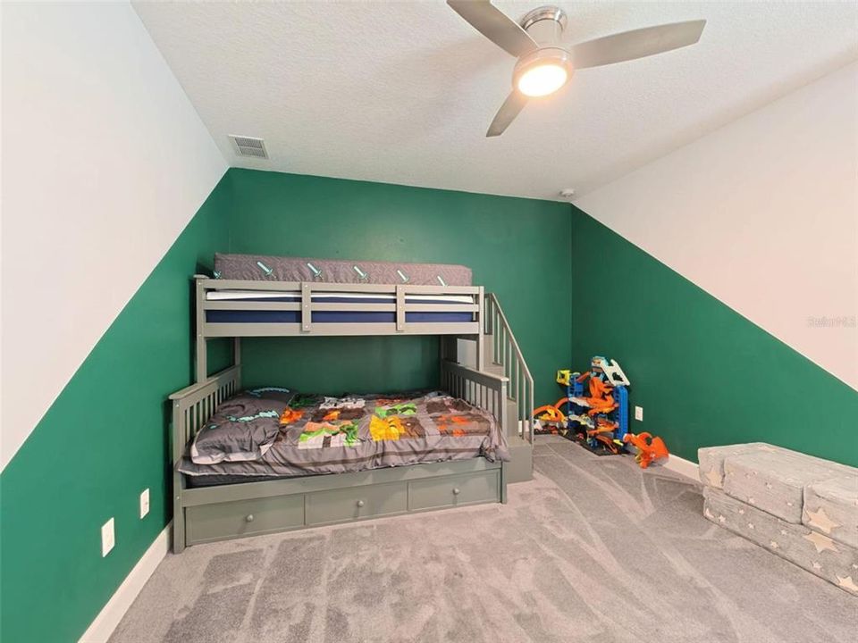 En Venta: $750,000 (4 camas, 3 baños, 3907 Pies cuadrados)