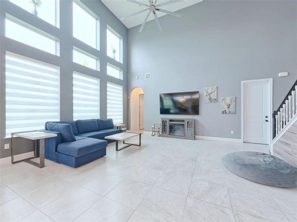 En Venta: $750,000 (4 camas, 3 baños, 3907 Pies cuadrados)
