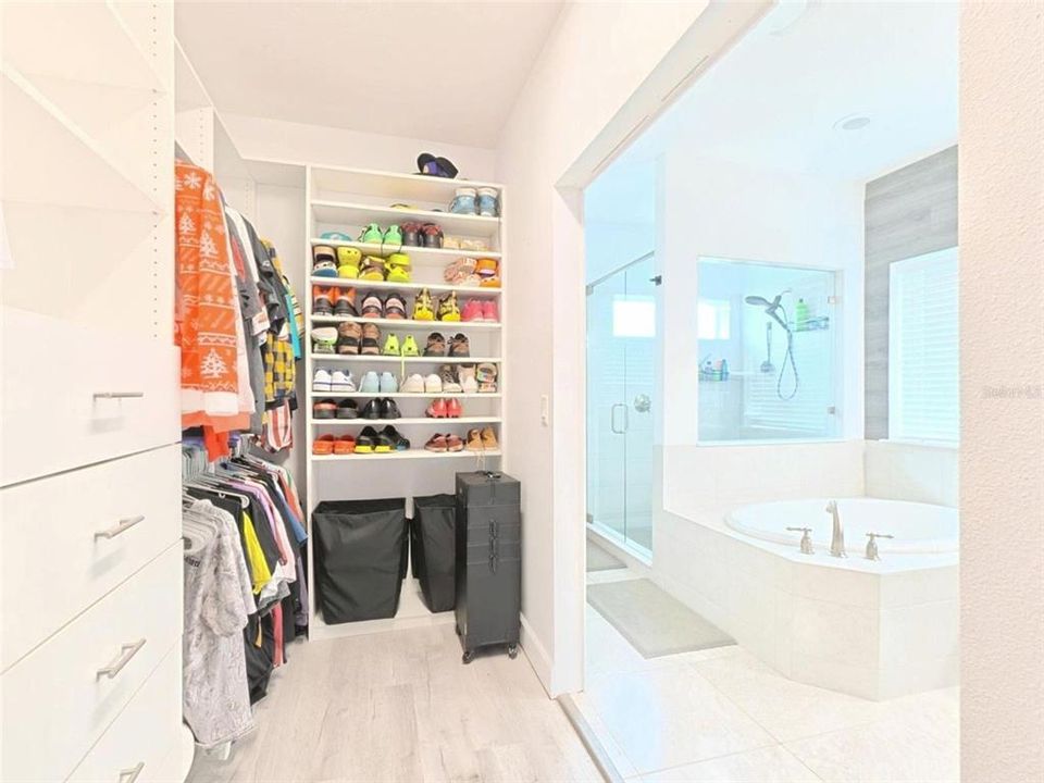 En Venta: $750,000 (4 camas, 3 baños, 3907 Pies cuadrados)