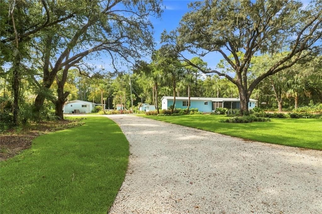 For Sale: $195,000 (2 beds, 2 baths, 1050 Square Feet)