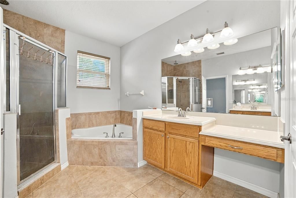 En Venta: $515,000 (3 camas, 2 baños, 2481 Pies cuadrados)