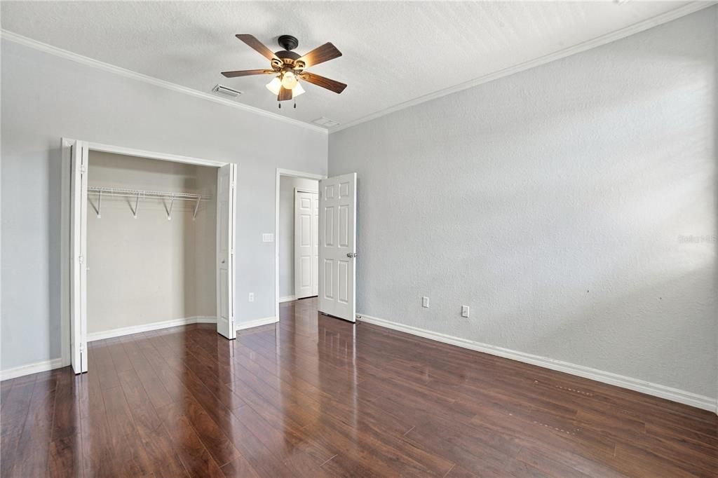 En Venta: $515,000 (3 camas, 2 baños, 2481 Pies cuadrados)