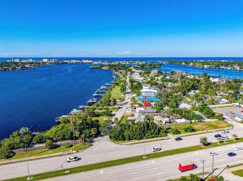 На продажу: $1,369,999 (4 спален, 3 ванн, 2697 Квадратных фут)