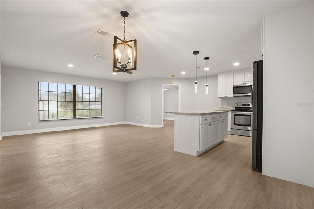 For Rent: $2,600 (3 beds, 2 baths, 1639 Square Feet)