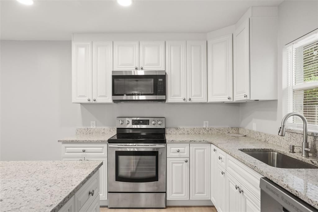 For Rent: $2,600 (3 beds, 2 baths, 1639 Square Feet)