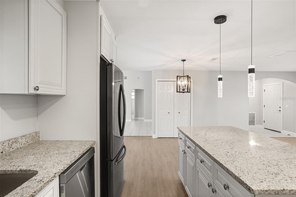 For Rent: $2,600 (3 beds, 2 baths, 1639 Square Feet)
