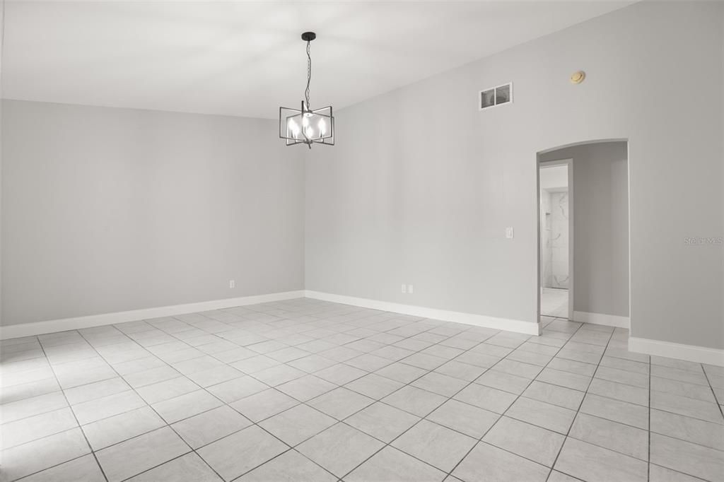 For Rent: $2,600 (3 beds, 2 baths, 1639 Square Feet)