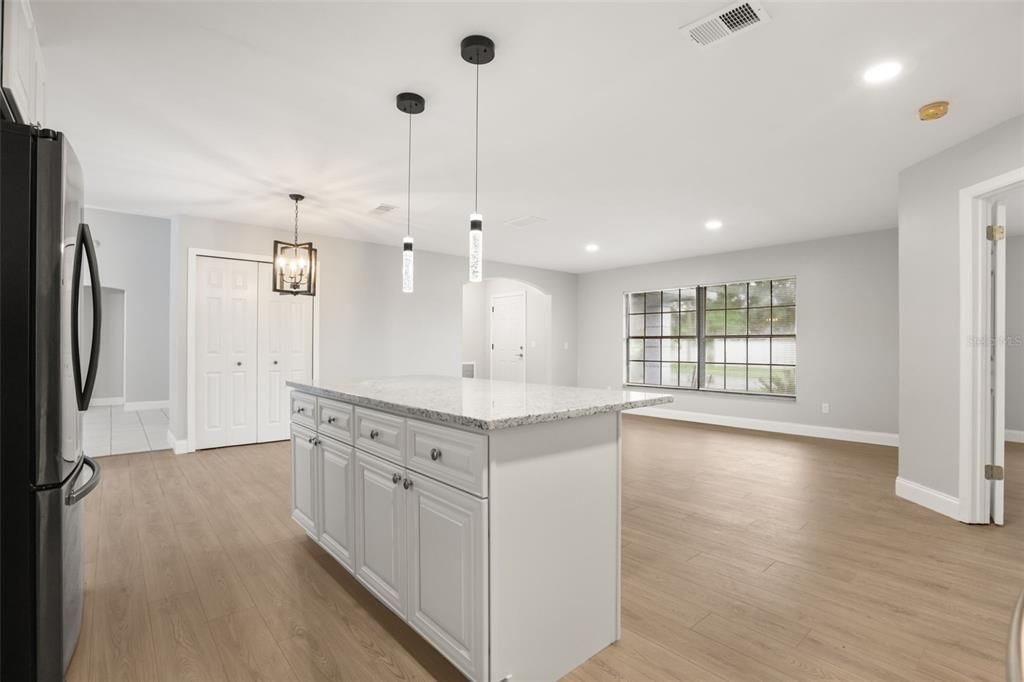 For Rent: $2,600 (3 beds, 2 baths, 1639 Square Feet)
