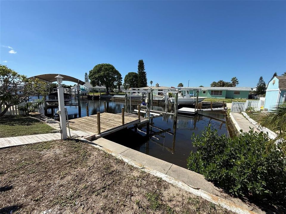 For Sale: $369,900 (2 beds, 2 baths, 2213 Square Feet)