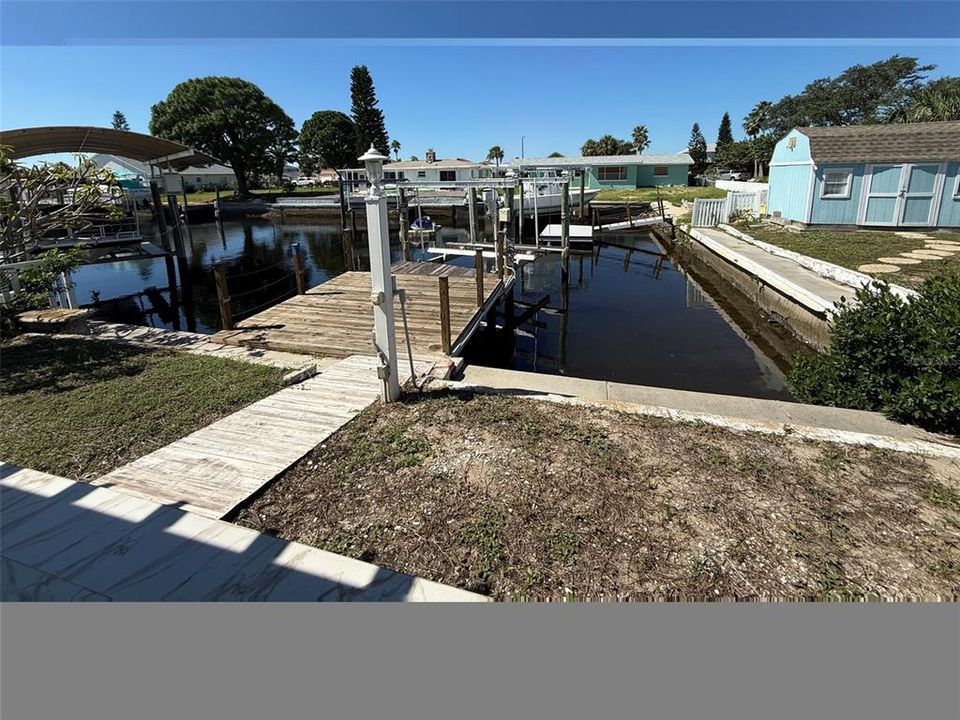 For Sale: $369,900 (2 beds, 2 baths, 2213 Square Feet)