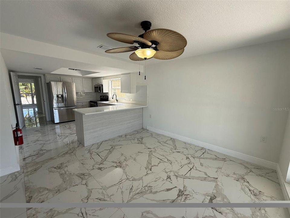 For Sale: $369,900 (2 beds, 2 baths, 2213 Square Feet)