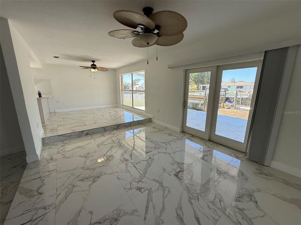 For Sale: $369,900 (2 beds, 2 baths, 2213 Square Feet)