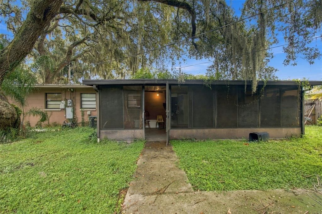 Active With Contract: $299,999 (3 beds, 2 baths, 1701 Square Feet)