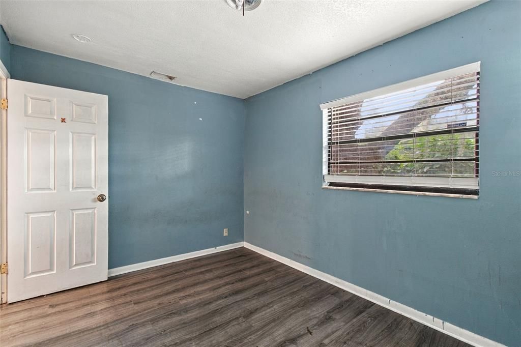 Active With Contract: $299,999 (3 beds, 2 baths, 1701 Square Feet)