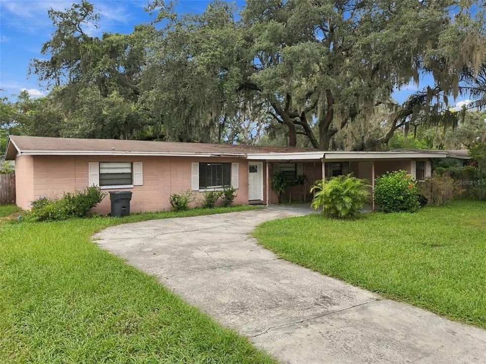 Active With Contract: $299,999 (3 beds, 2 baths, 1701 Square Feet)