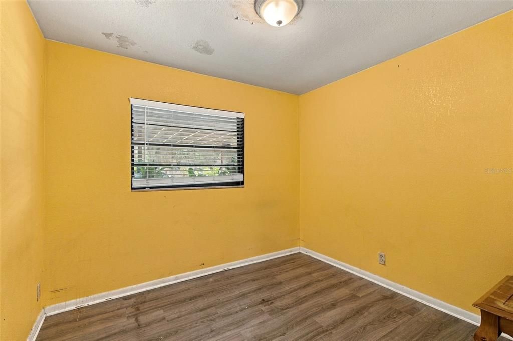 Active With Contract: $299,999 (3 beds, 2 baths, 1701 Square Feet)