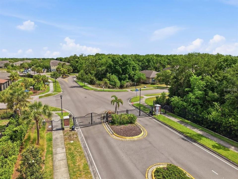 For Sale: $194,500 (2 beds, 2 baths, 1320 Square Feet)