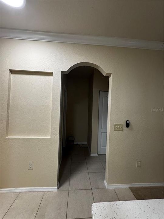 For Rent: $1,450 (1 beds, 1 baths, 890 Square Feet)
