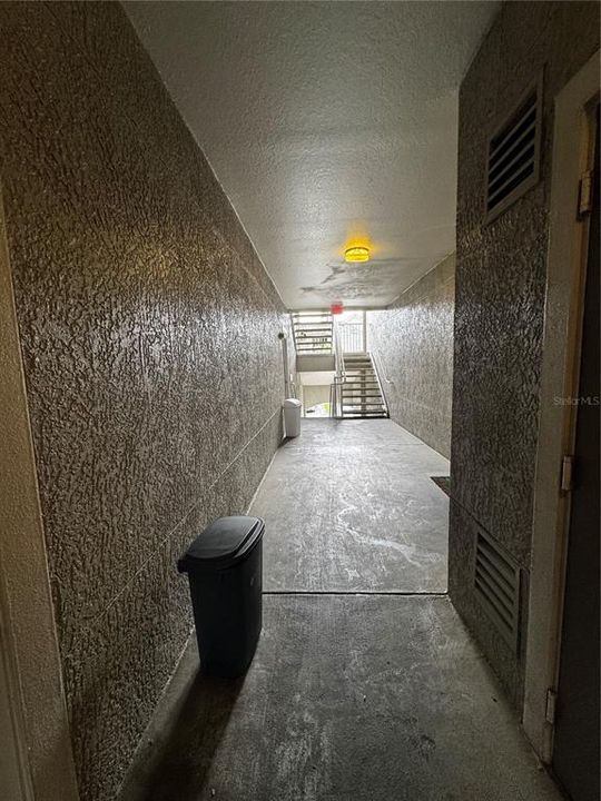 For Rent: $1,450 (1 beds, 1 baths, 890 Square Feet)