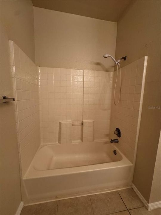 For Rent: $1,450 (1 beds, 1 baths, 890 Square Feet)