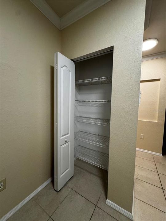 For Rent: $1,450 (1 beds, 1 baths, 890 Square Feet)