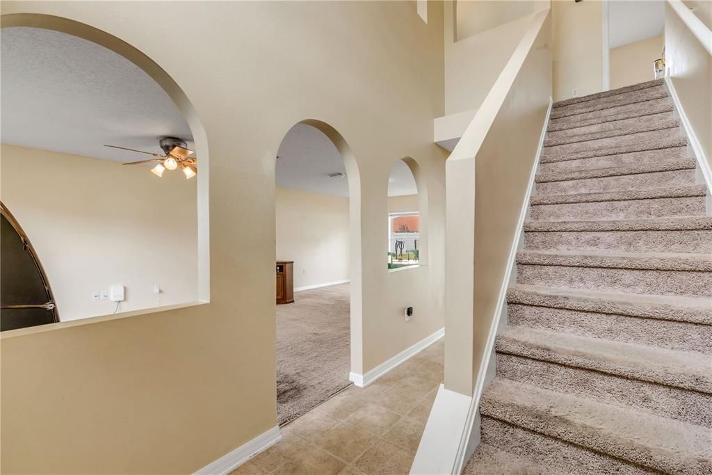 En Venta: $325,000 (3 camas, 2 baños, 2026 Pies cuadrados)
