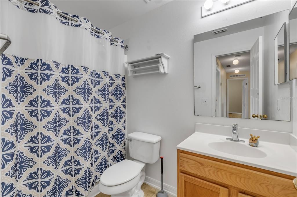 En Venta: $325,000 (3 camas, 2 baños, 2026 Pies cuadrados)
