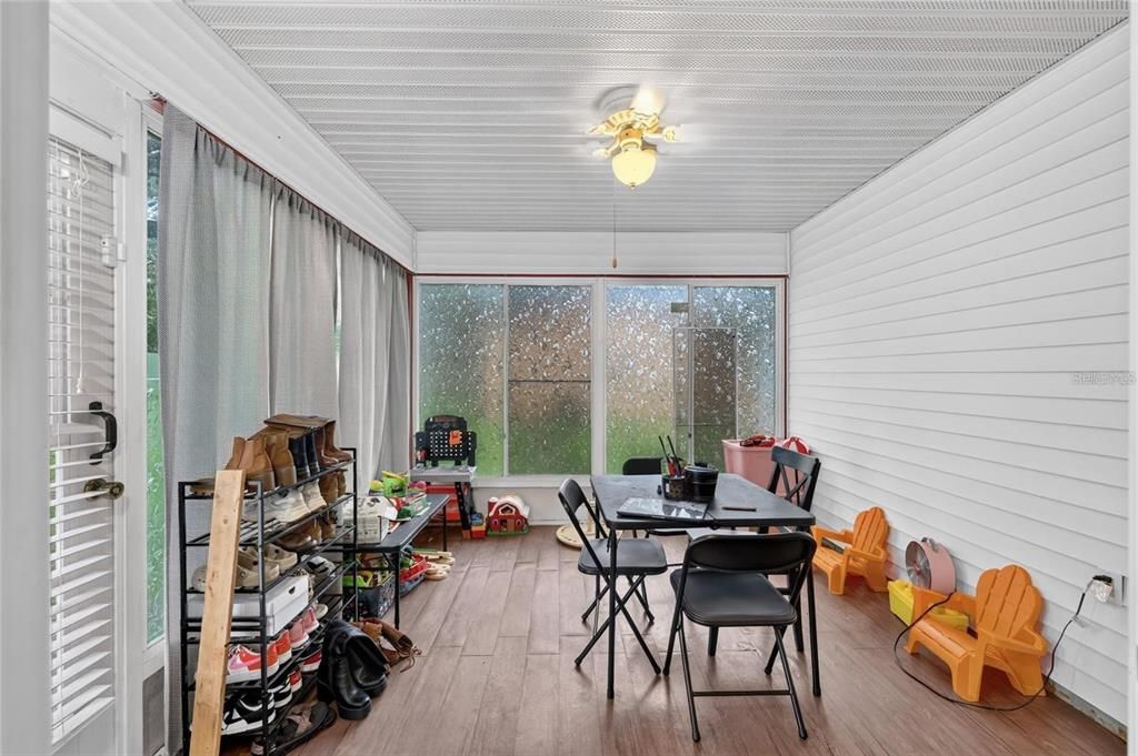 На продажу: $199,900 (3 спален, 2 ванн, 1148 Квадратных фут)