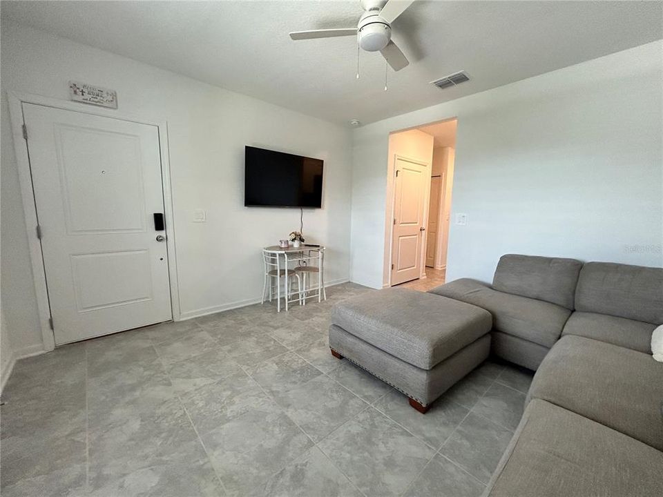 В аренду: $1,450 (1 спален, 1 ванн, 500 Квадратных фут)