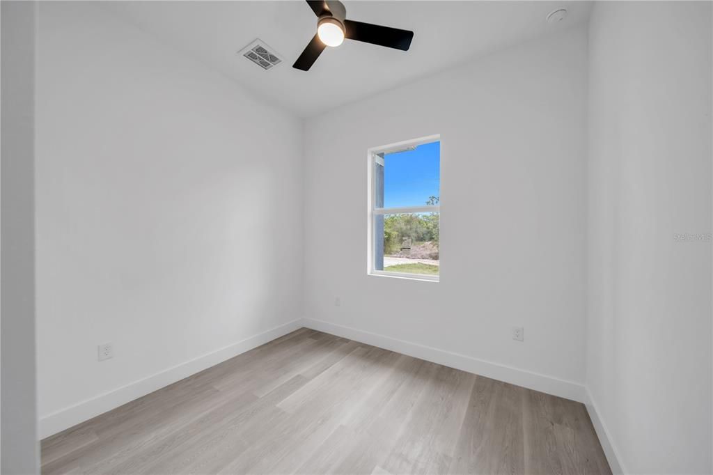 En Venta: $260,000 (3 camas, 3 baños, 1057 Pies cuadrados)