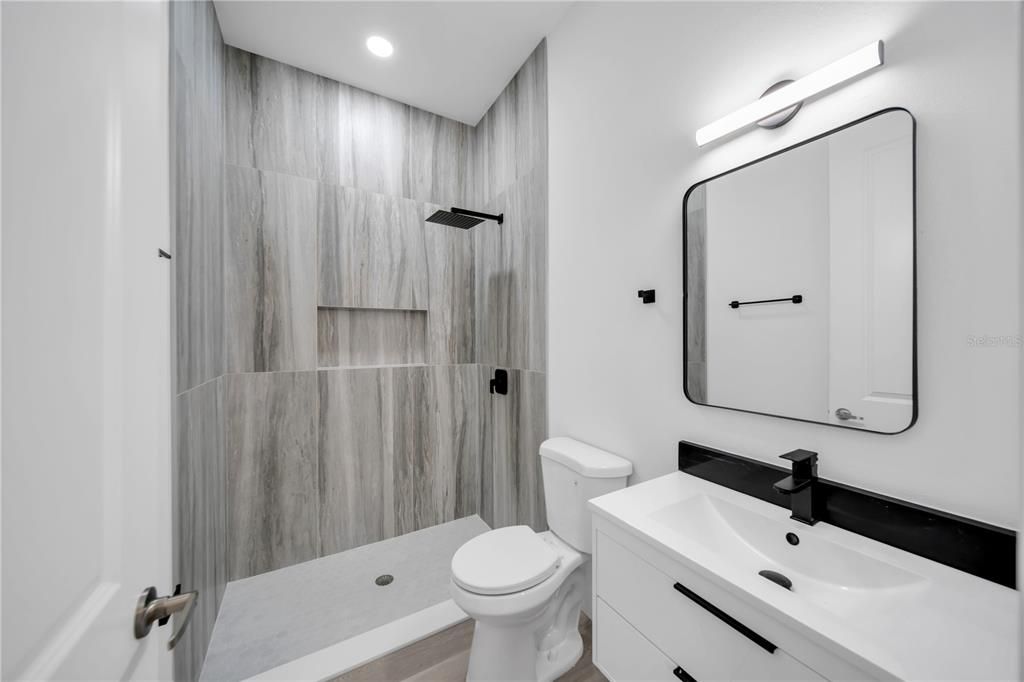 En Venta: $260,000 (3 camas, 3 baños, 1057 Pies cuadrados)