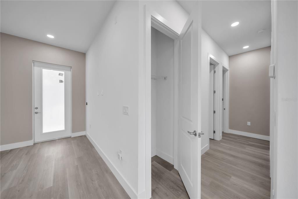 En Venta: $260,000 (3 camas, 3 baños, 1057 Pies cuadrados)