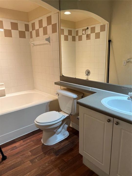 В аренду: $1,350 (1 спален, 1 ванн, 715 Квадратных фут)