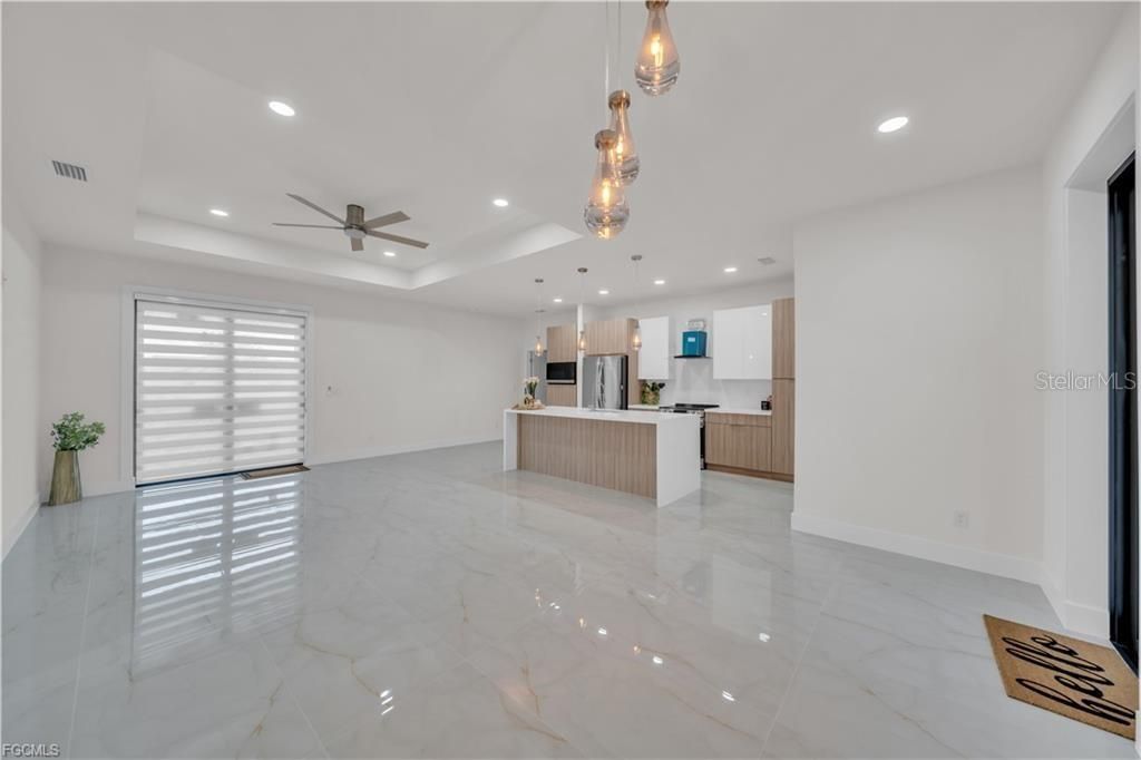En Venta: $369,900 (3 camas, 2 baños, 1480 Pies cuadrados)