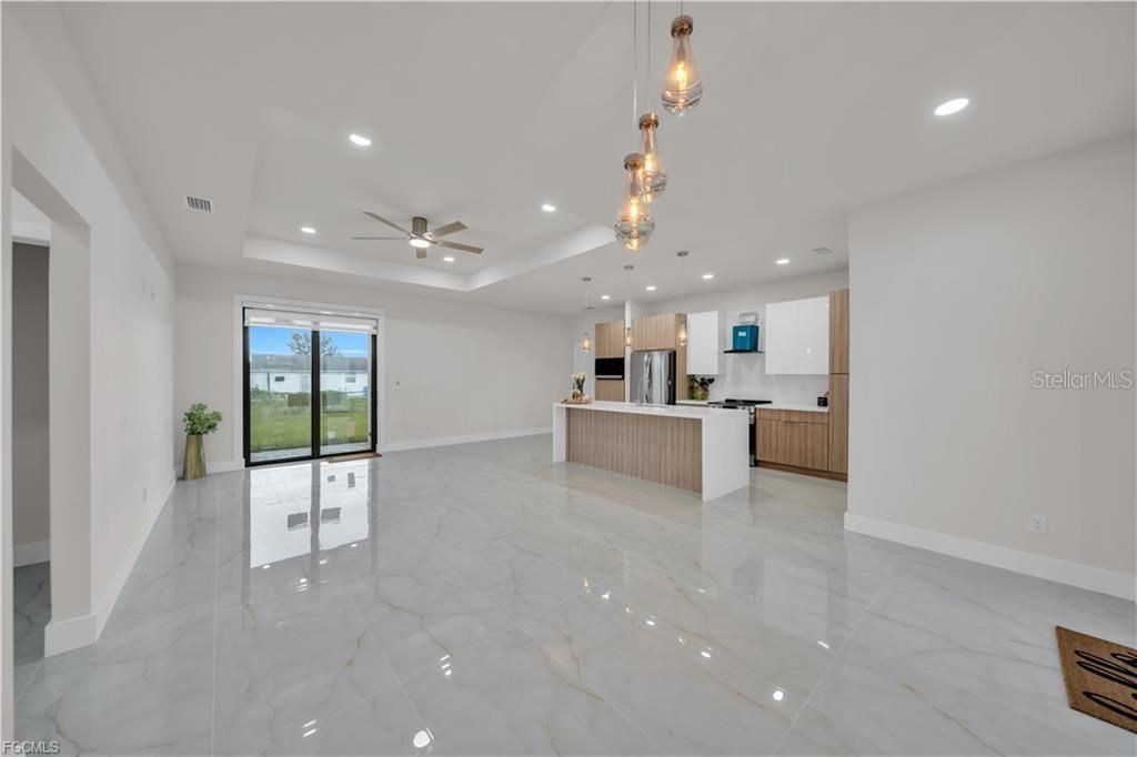 En Venta: $369,900 (3 camas, 2 baños, 1480 Pies cuadrados)