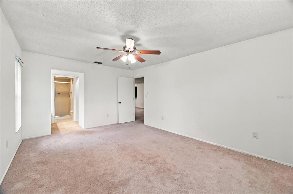 For Sale: $184,900 (2 beds, 2 baths, 1410 Square Feet)