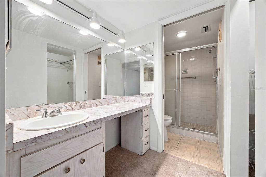For Sale: $184,900 (2 beds, 2 baths, 1410 Square Feet)
