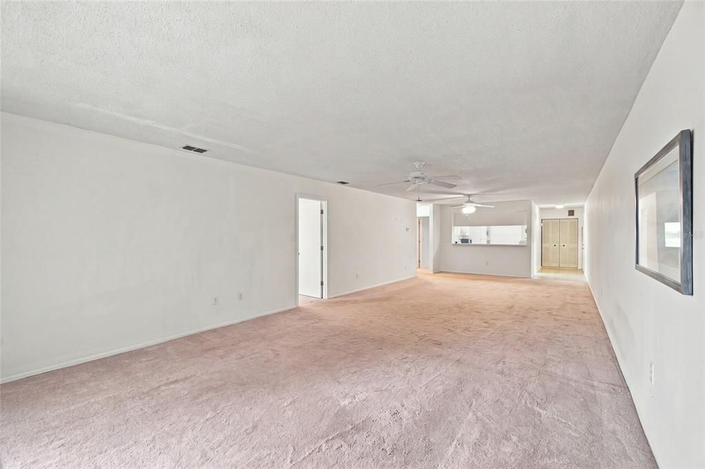 For Sale: $184,900 (2 beds, 2 baths, 1410 Square Feet)
